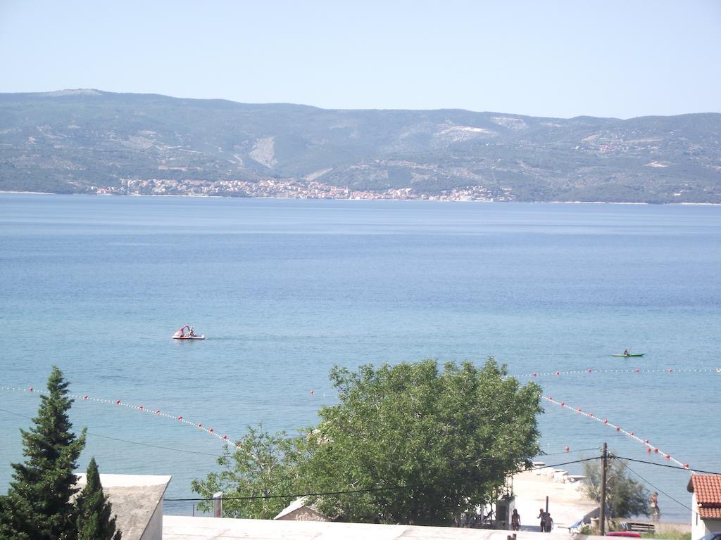 Apartments Ticinovic Omiš Quarto foto