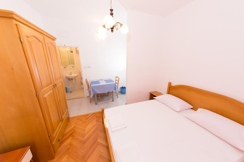 Apartments Ticinovic Omiš Exterior foto
